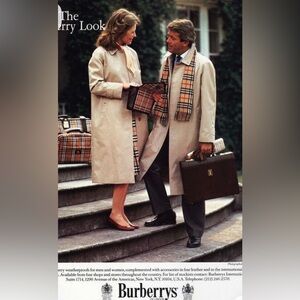 Burberrys vintage Classic Tan Trench Coat. Women’s . Vintage. Size xs/s